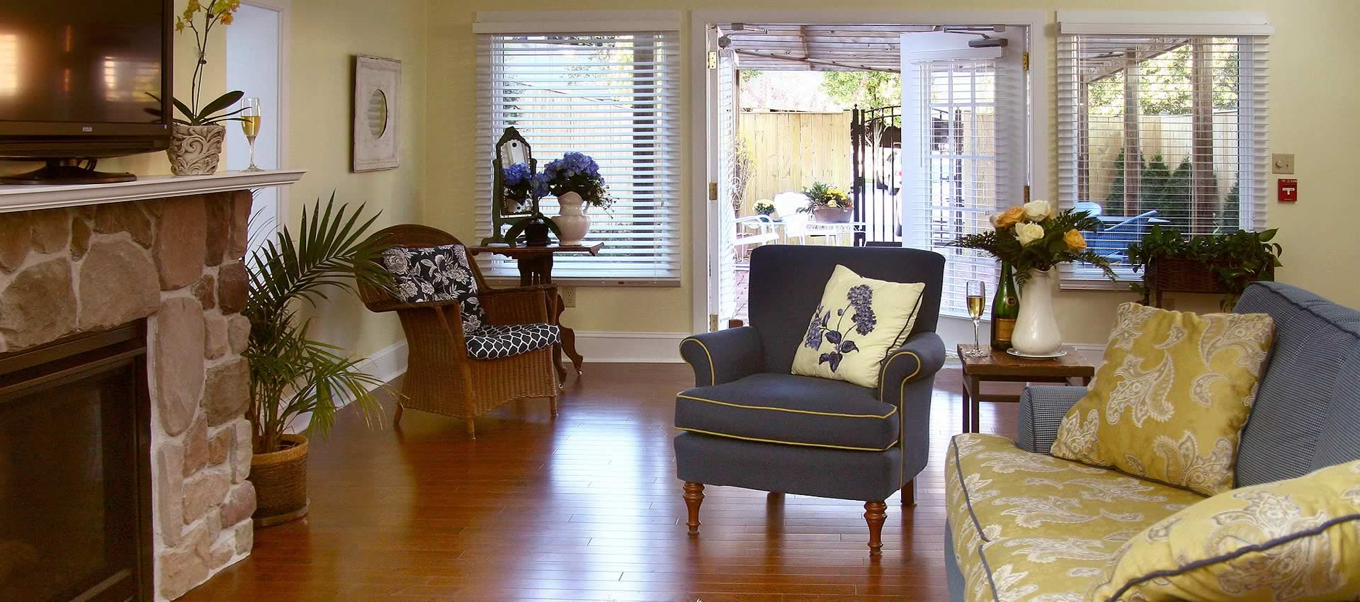 Pear Tree Suite living room and fireplace